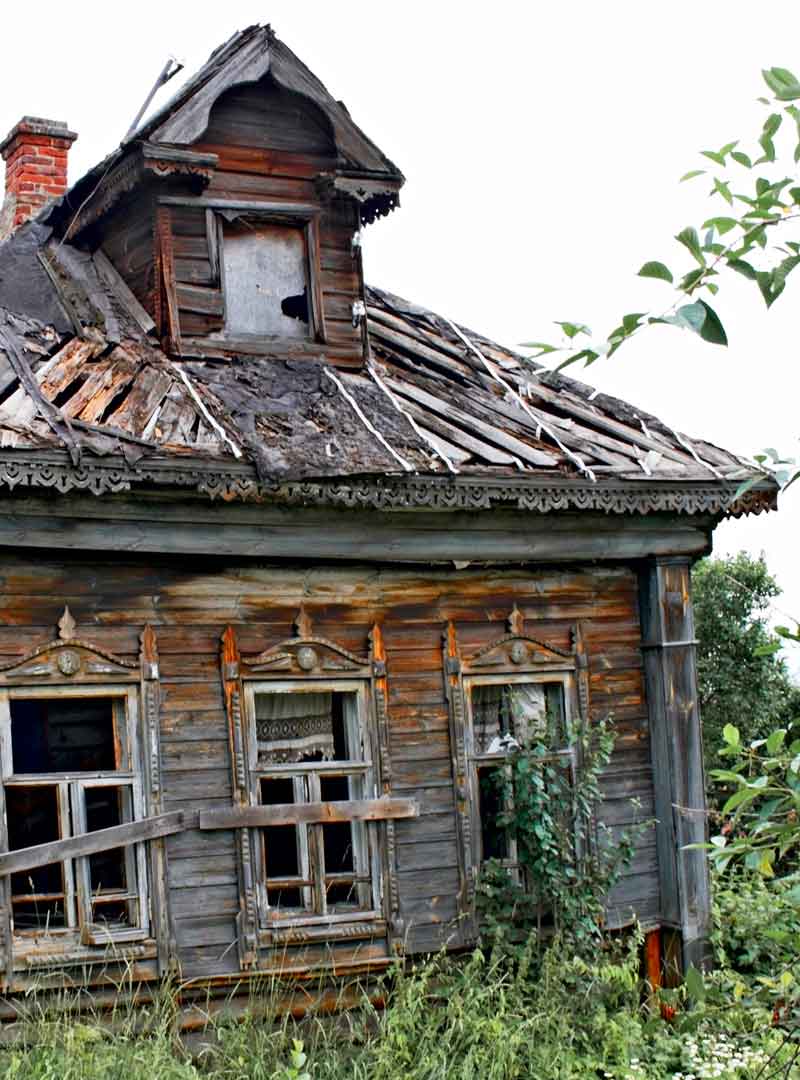 iron-curtain-adventures-abandoned-house
