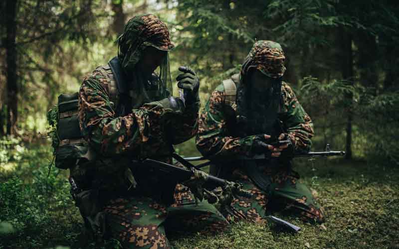 iron-curtain-adventures-russian-special-forces-soldiers-in-the-woods.